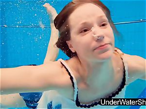 fabulous and super-hot teenager Avenna in the pool